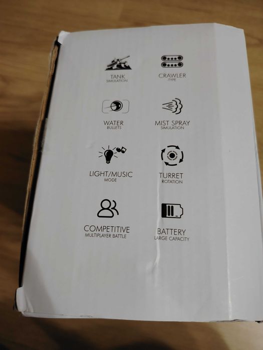 Tanc RC cu telecomanda, tank mai complex decat majoritatea.