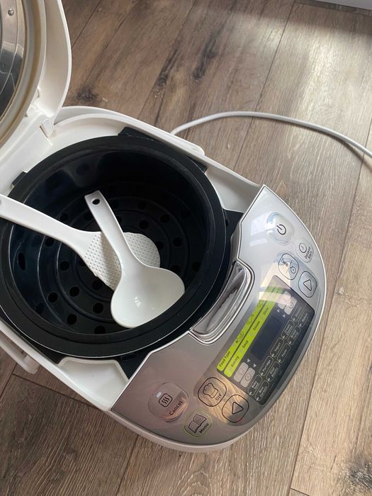 Multicooker Tefal cu AI