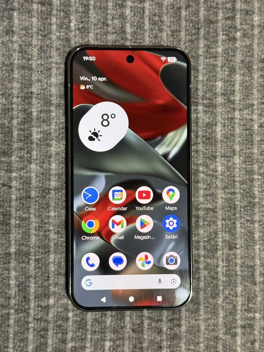 Vand telefon Google Pixel 9 Pro XL gri, 256 GB, factura, garantie, margini cu zgarieturi
