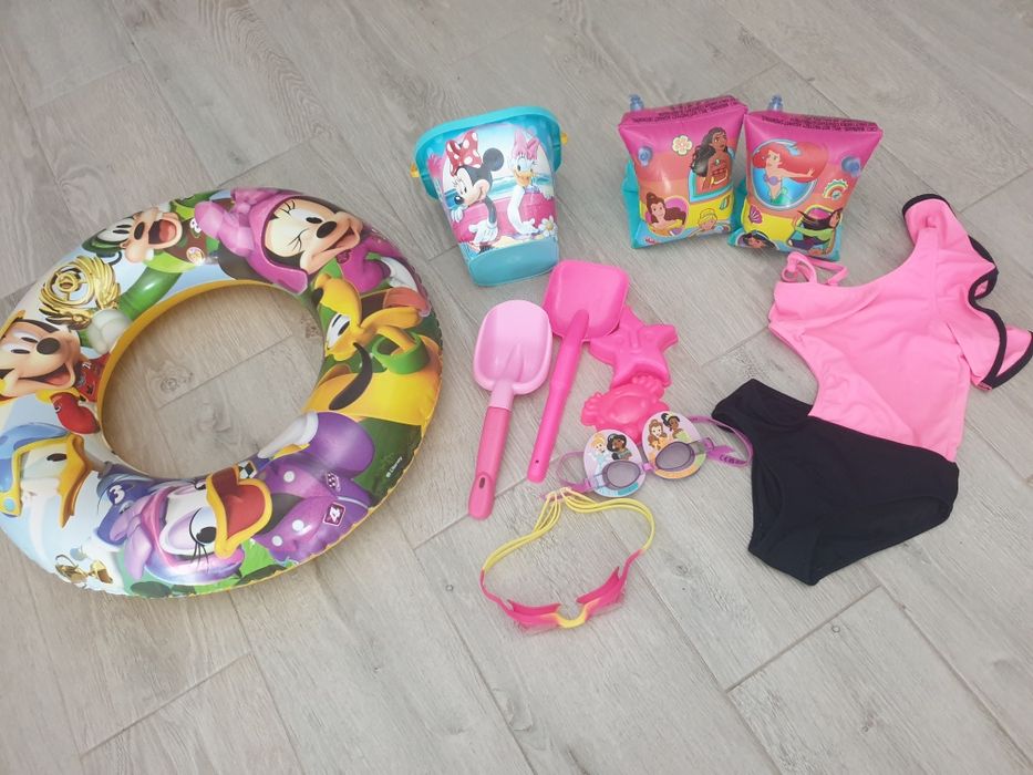 Vand set articole pt piscina fetita