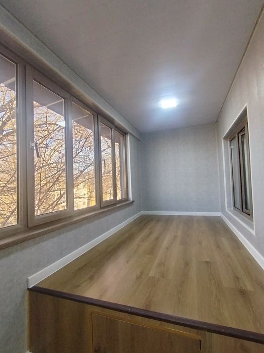 Чирчик шахрида 8 мкда 3 хонали уй сотилади