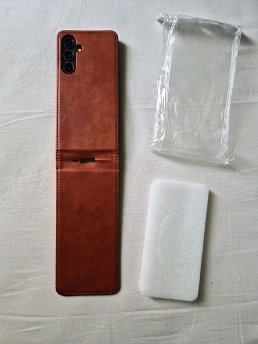 Чехол для Samsung S24 FE новый.