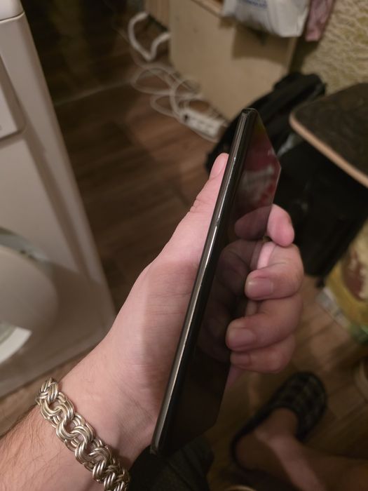 Продам срочно VIVO V30 5G 256gb