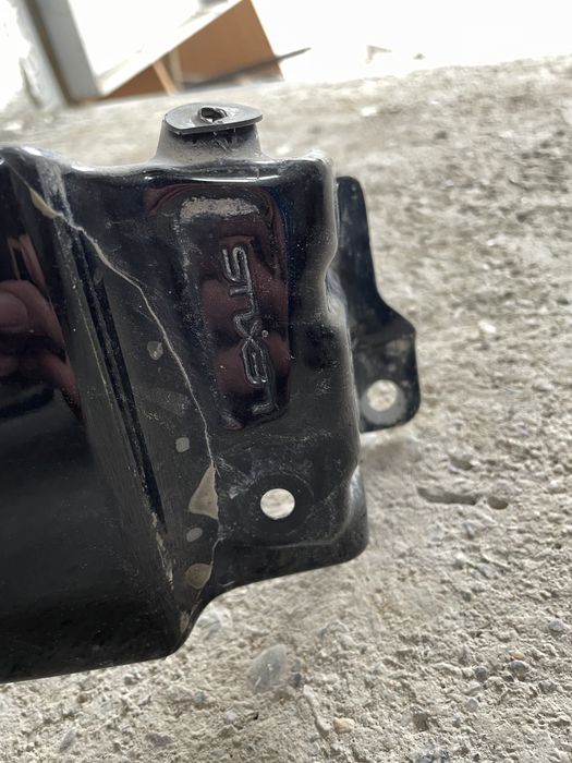 Крыло ,Лексус Lx570 переднее правое