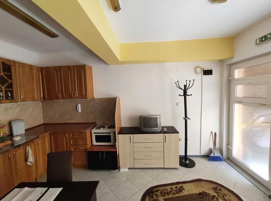 Дава се под наем Едностаен апартамент в Варна, Колхозен пазар - 28 кв.м за 200 € - Снимка #1