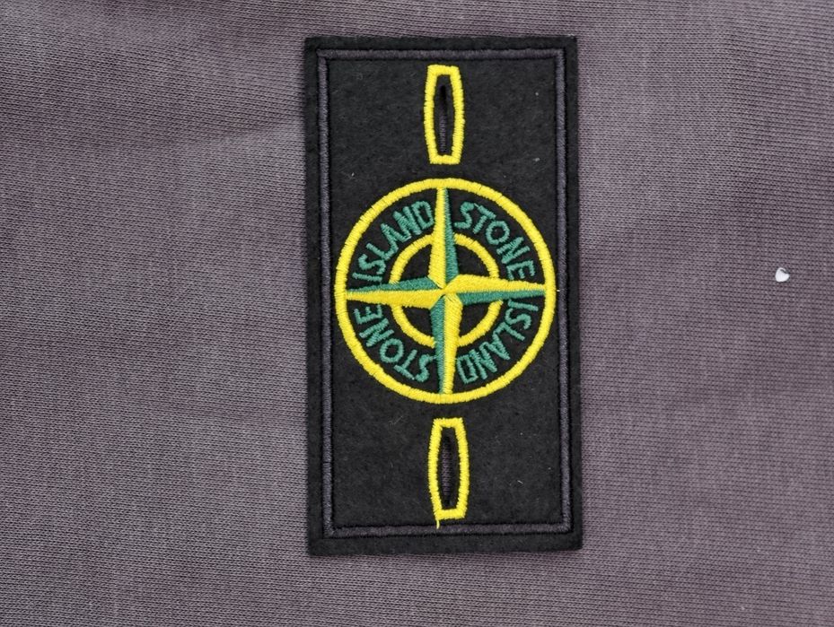 Stone Island блуза с бадж  чисто нова!