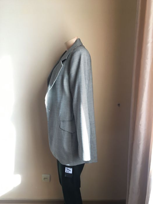 Янги. Новый. Пиджак. 100% тонкая шерсть. Италия.