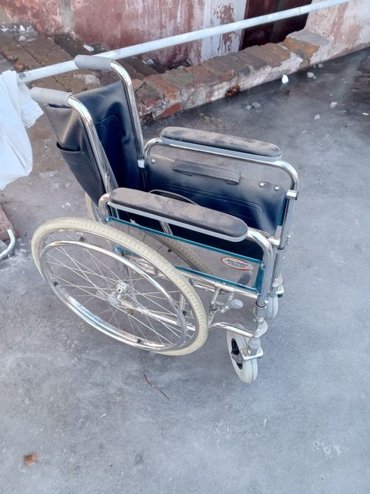 продам инвалидную коляску