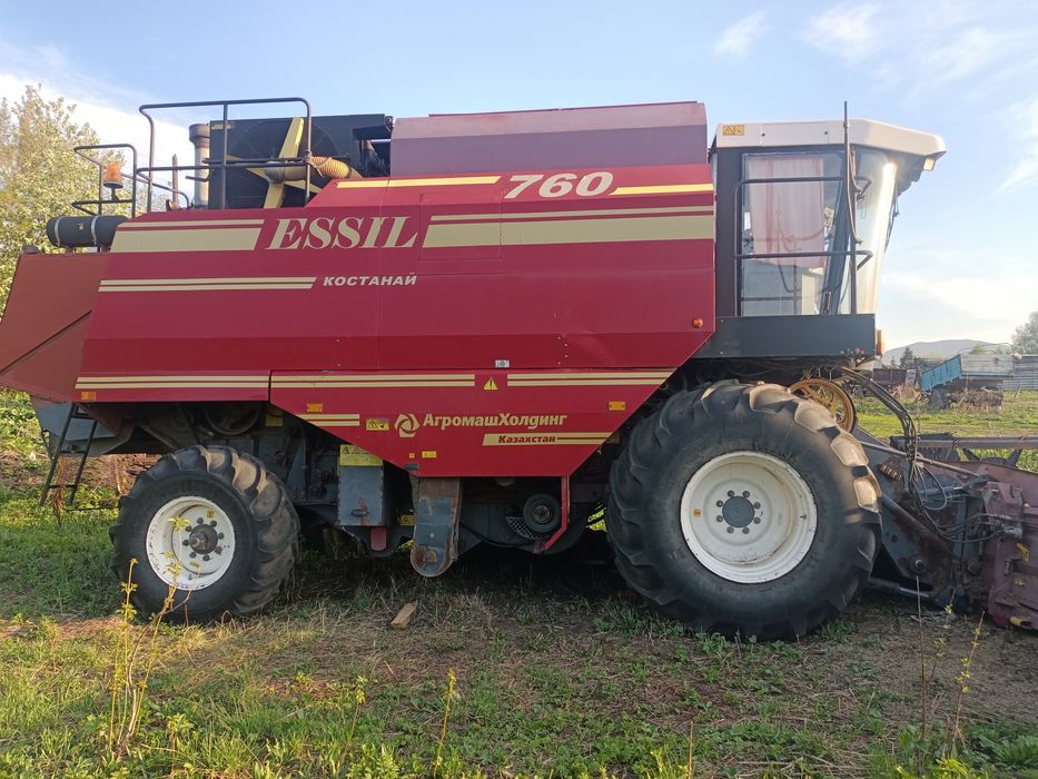 Продам Комбайн Есиль -760