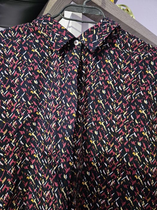 Дамска риза- нова, само със свален етикет.