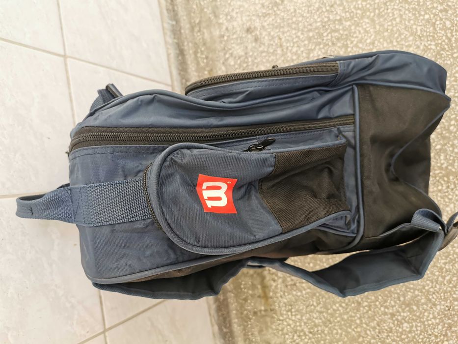 Vand rucsac tenis Wilson Classic, ca nou, 220 lei!