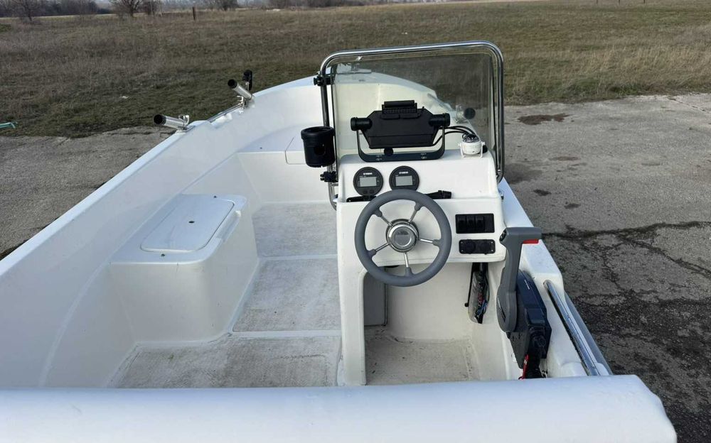 лодka Safter 450 с двигател Yamaha F40 (30) - FETL  и колесар Respo