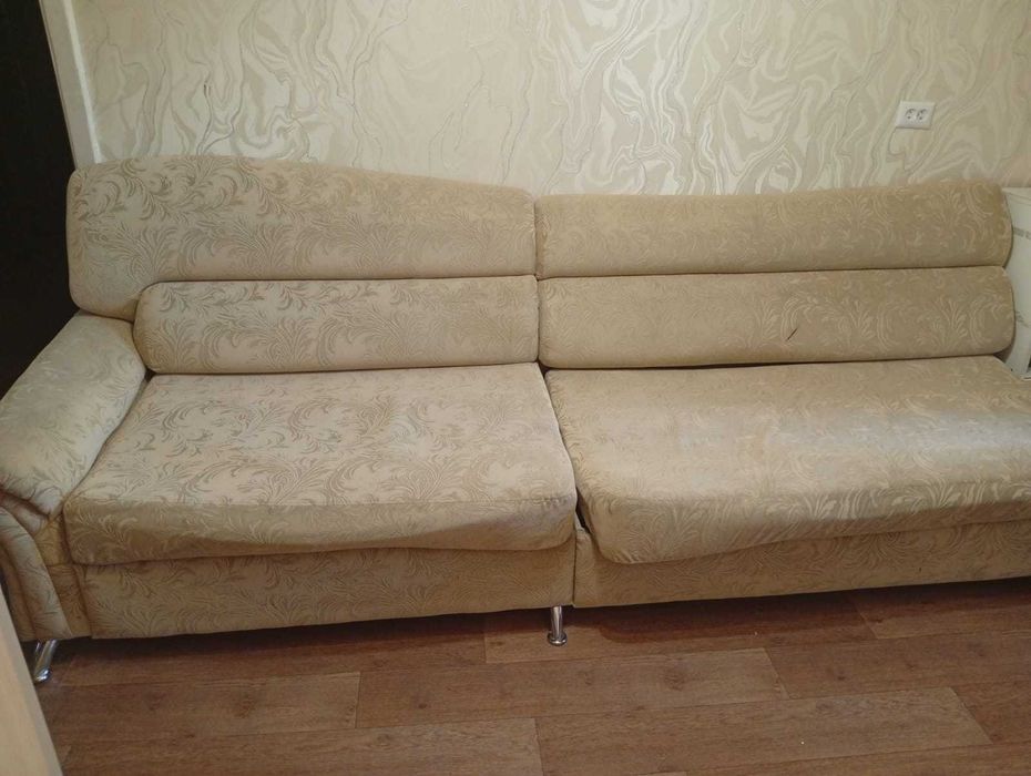 Отдам бесплатно диван Б/У. Самовывоз