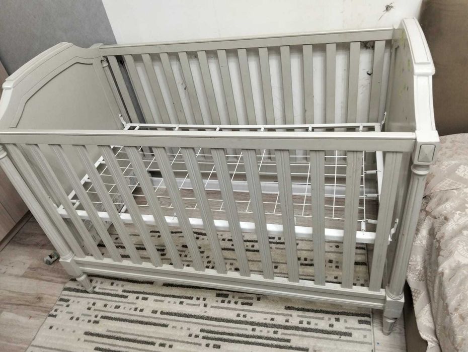 Детское кроватька, дерево