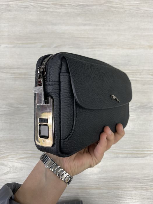 Барсетка с отпечатком пальцев