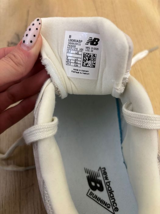 Дамски обувки New Balance 9060