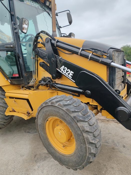 Buldoexcavator  cât 432