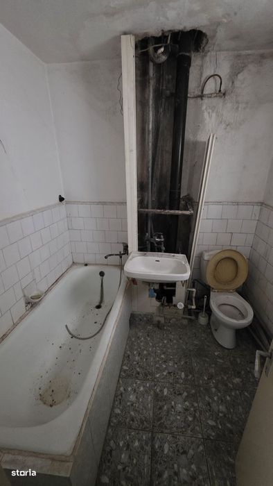 Vand ap cu 3 camere zona Scoala 5