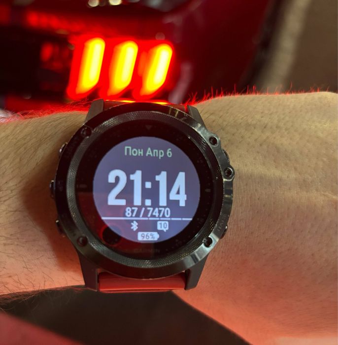 срочно часы Garmin tactix bravo
