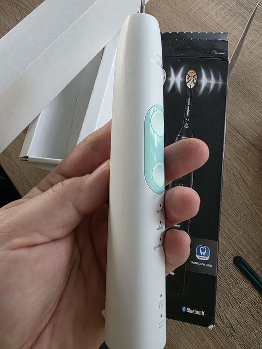 Periuța de dinți Philips sonicare hx684a noua