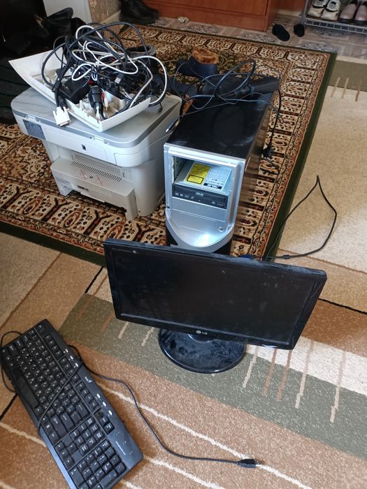 Продам компьютер с цветным  картриджом