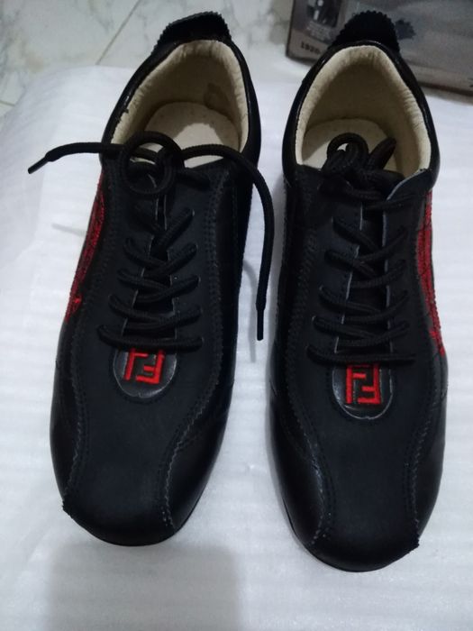 Кроссовки 37 размер новые