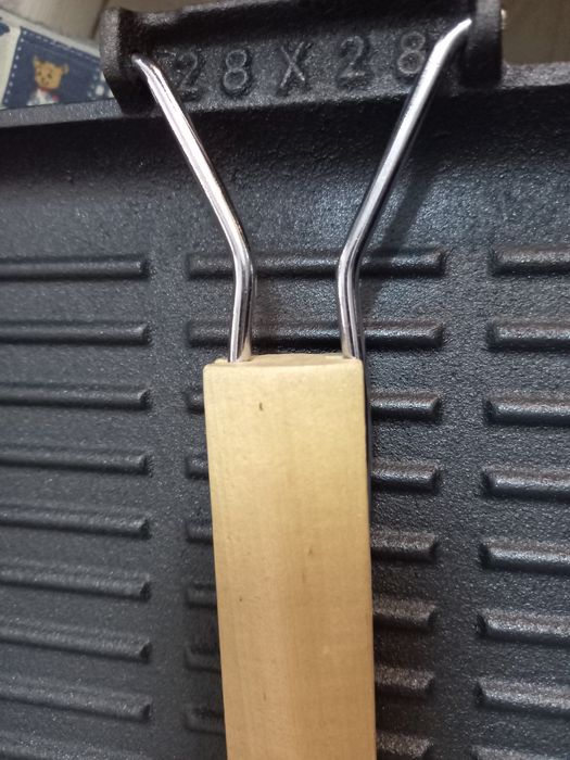 Tigaie Grill fontă 24 x 24 cm Promo 49 Lei 28 x 28 /76 lei