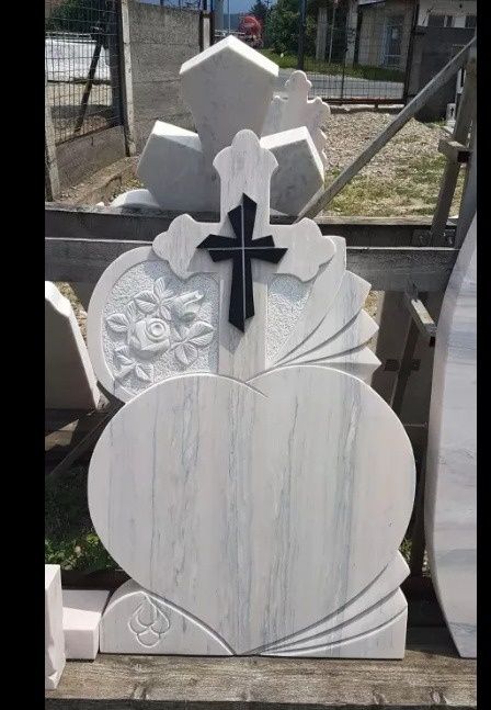 Monumente funerare / cruci marmură / mozaic.
