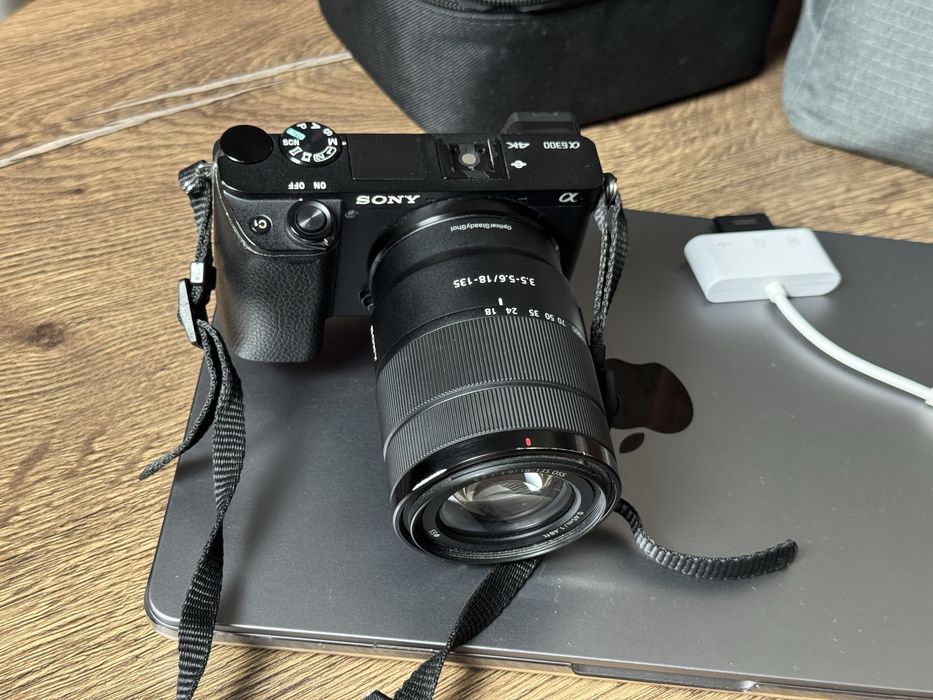 Sony a6300 (yaxshi holatda)