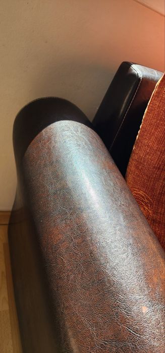 Холов диван в комплект с фотьойли и табуретки