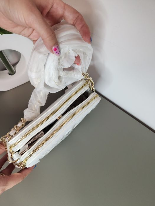 Steve Madden – дамска чанта тип camera bag, бяла