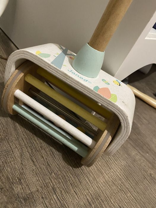 Дървена играчка за бутане