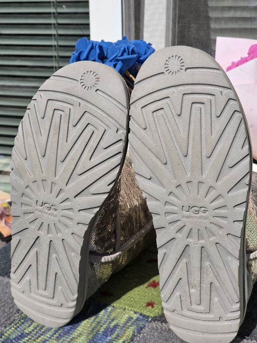 UGG оригинални ботуши с пайети N42