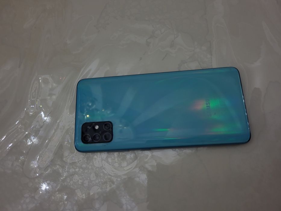 Телефон A51 2020 года