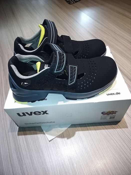 Работни обувки uvex