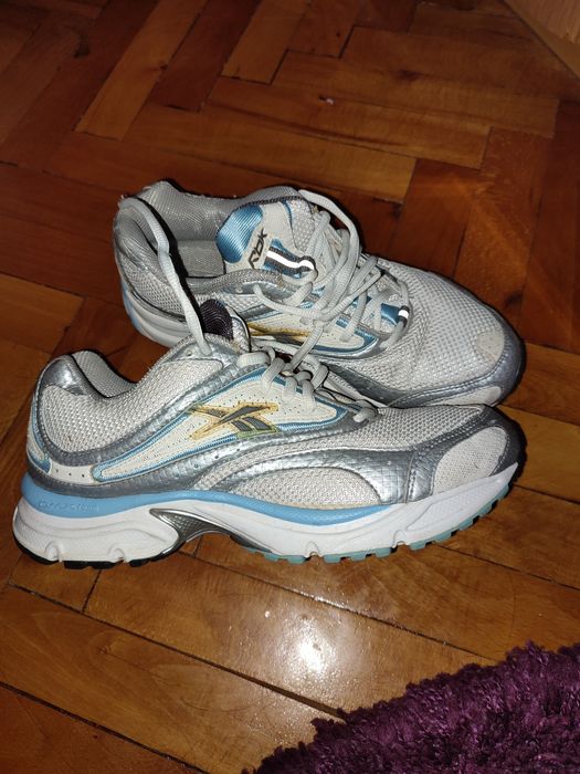 Vând adidași dama Reebok