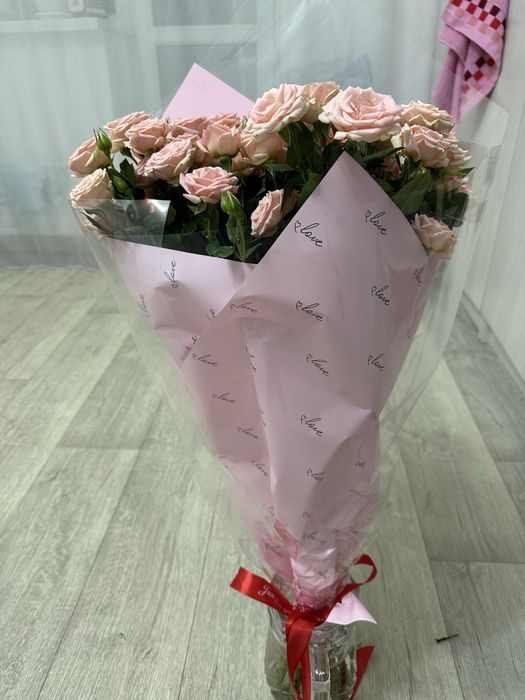 Продам свежие куставые розовый розы