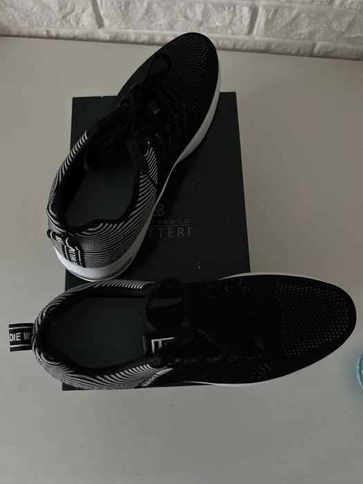Кроссовки 43-44 р-р