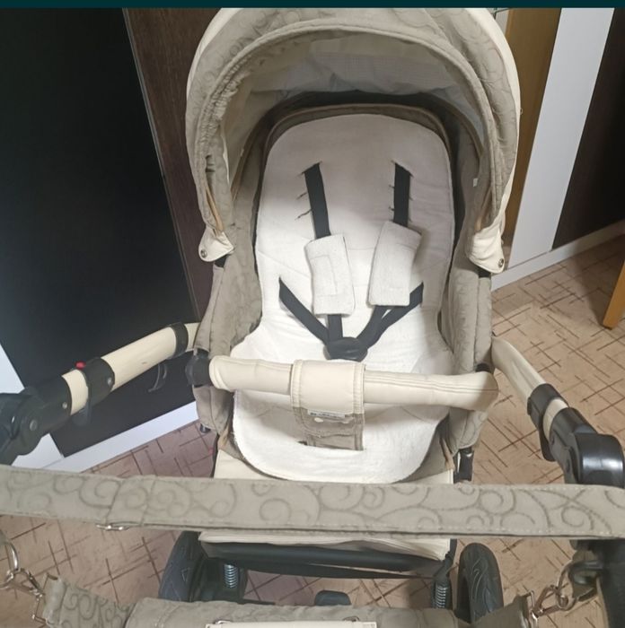 Продам каляску АДАМИКС. 35000