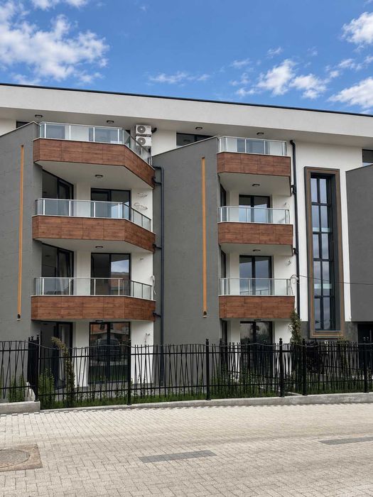 Продава се Двустаен апартамент в Бургас, Център - 68 кв.м за 1868 €/кв.м - Снимка #1