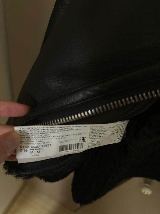 Черно кожно яке Mango