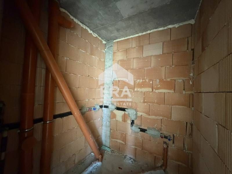 Двустаен апартамент в нова сграда пред Акт 15, в м-т Пчелина, над Възр