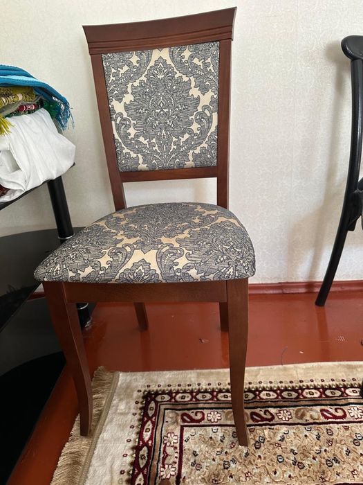 Срочно продам стулья !