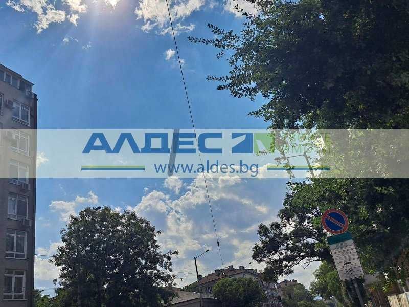 Продава се обзаведен едностаен в Оборище до бул. Мадрид