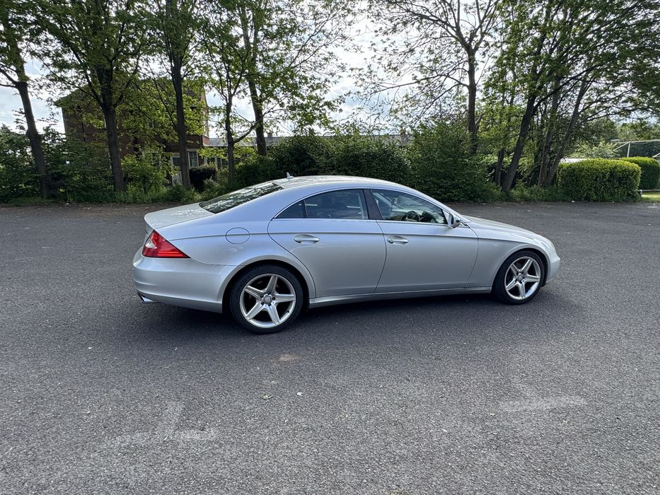 Vând Mercedes CLS