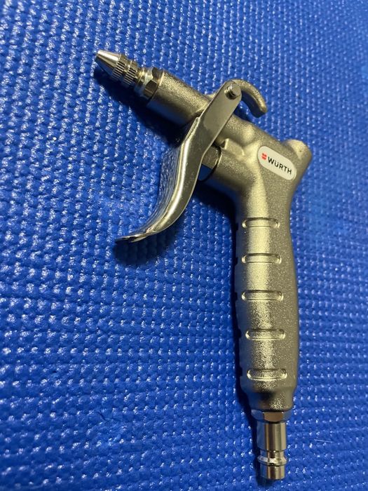 Pistol de suflat cu aer comprimat