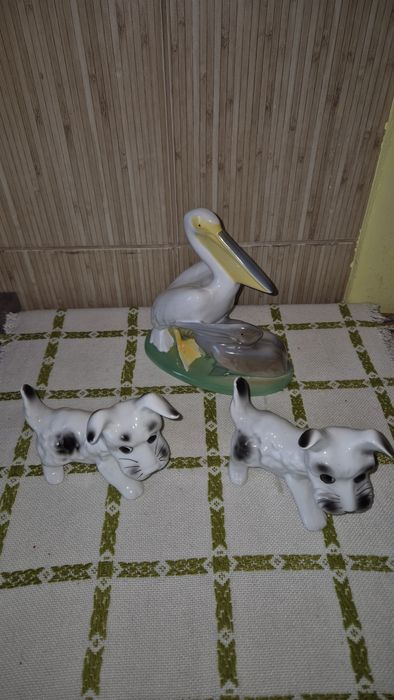 3 bibelouri vechi perioada comunista românească