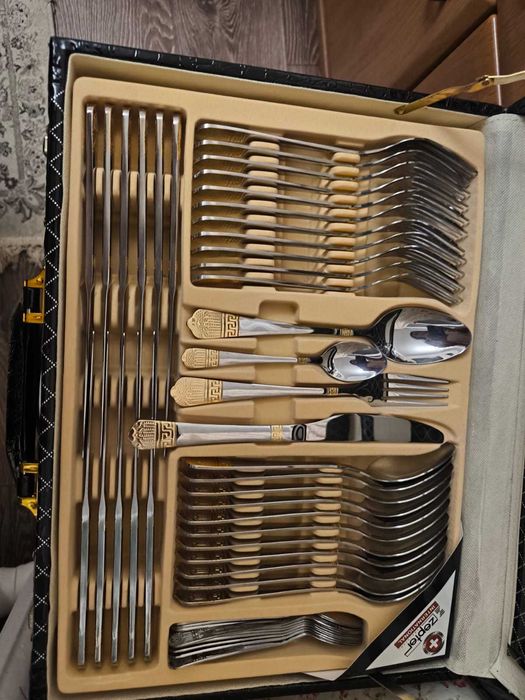 Набор столовых приборов