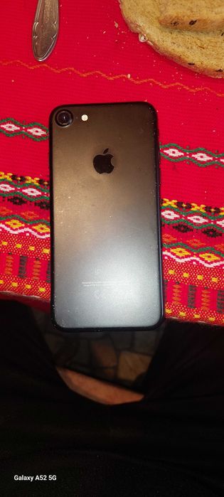 Iphone 7 32 gb много запазен