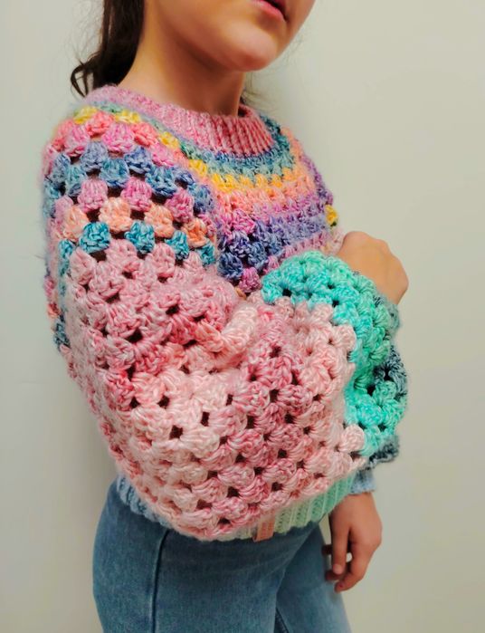 Pulover crosetat manual fete